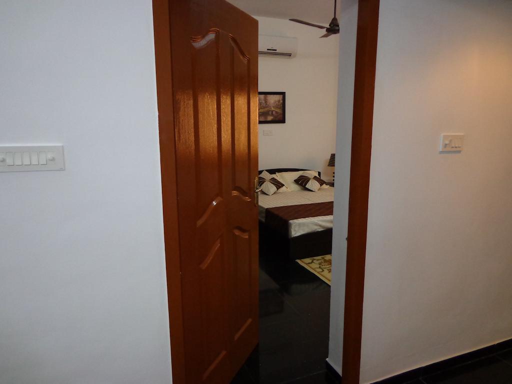 Remisha Service Apartments Ченай Екстериор снимка